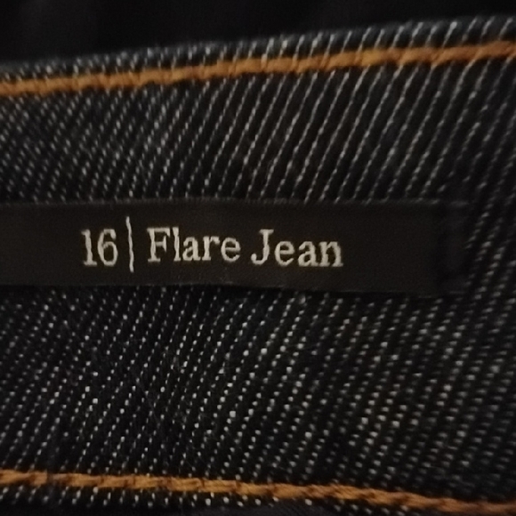 Talbots Daphne Wash High-Rise Flare Jeans - Picture 5 of 13